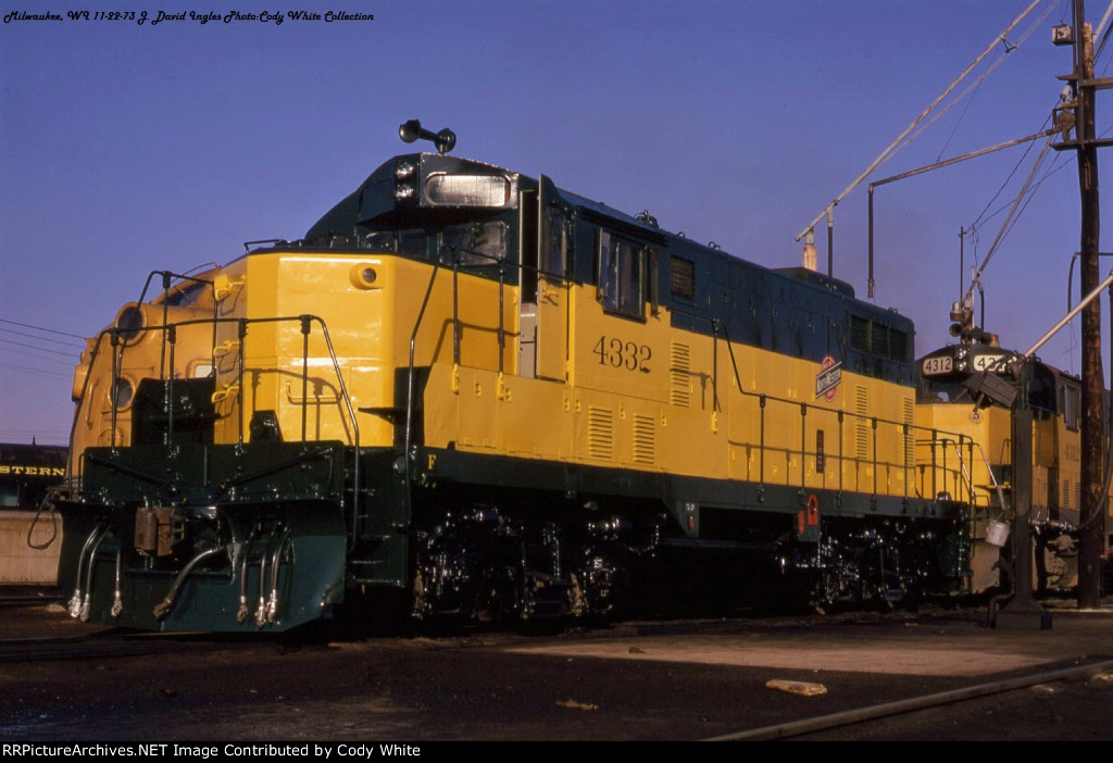 Chicago and Northwestern GP7R 4332 